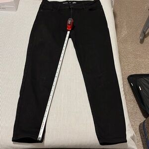 *3 for $18* Like New Old Navy Rockstar Super Skinny Black Jeans Size 8 Short.